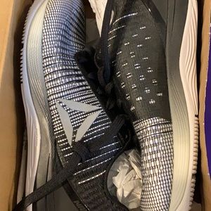 Reebok CrossFit Nano 7. Never worn. Size 6